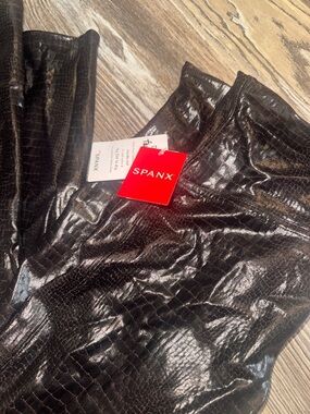NWT SPANX Shiny Dark chocolate Croc-Embossed Leggings